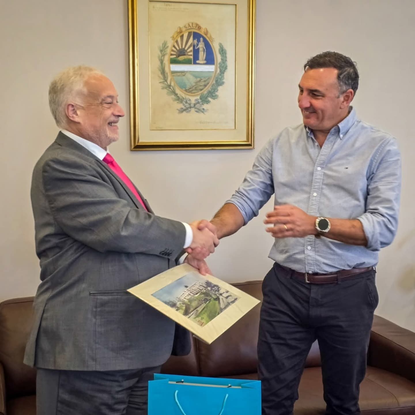 Albisú recibió a los embajadores de portugal y canadá en su despacho